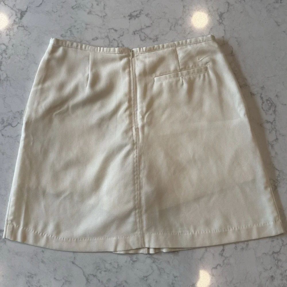 Nike GOLF Ivory Athletic Skort Size 6 Small Pockets